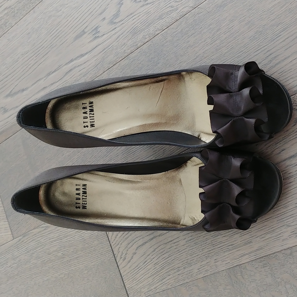 Stuart Weitzman brown Heels with Ruffle Detail